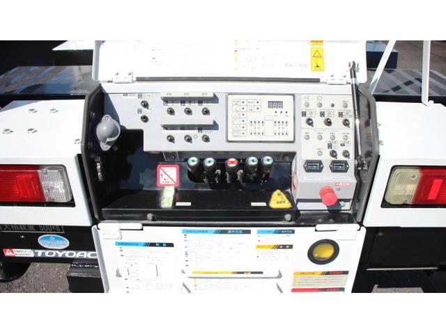トヨエース 　アイチ高所作業車　ＳＨ１５Ｂ　電工仕様　作業床高１４．６Ｍ（スライド時１５．１Ｍ）　油圧旋回起伏ウインチ　サブブーム　インナーライナー（7枚目）