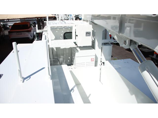 トヨエース 　アイチ高所作業車　ＳＨ１５Ｂ　電工仕様　作業床高１４．６Ｍ（スライド時１５．１Ｍ）　油圧旋回起伏ウインチ　サブブーム　インナーライナー（11枚目）