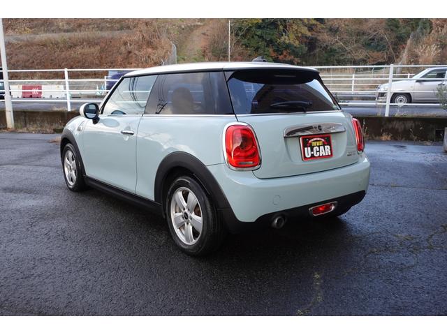 ＭＩＮＩ クーパー　アイスブルー　純正ナビ／純正アルミ（4枚目）