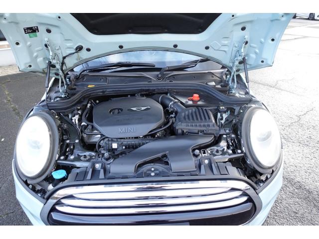 ＭＩＮＩ クーパー　アイスブルー　純正ナビ／純正アルミ（35枚目）