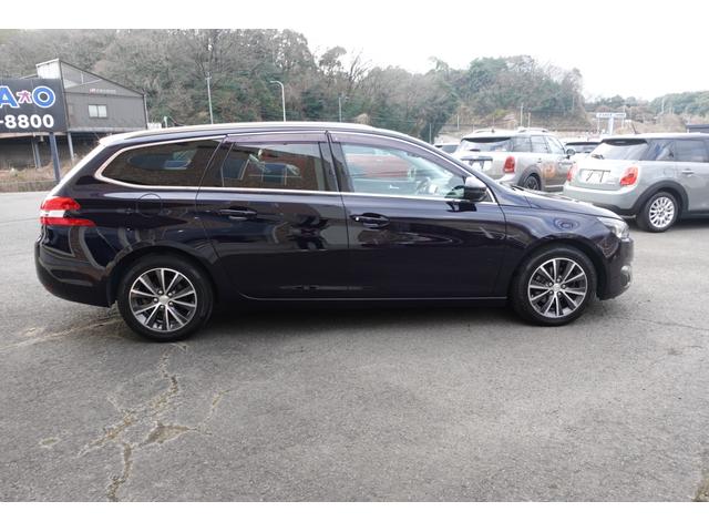 ３０８ ＳＷ　アリュール　ブルーＨＤｉ　ディーゼルターボ／ガラスルーフ／純正ナビ／ＴＶ／純正アルミ（10枚目）