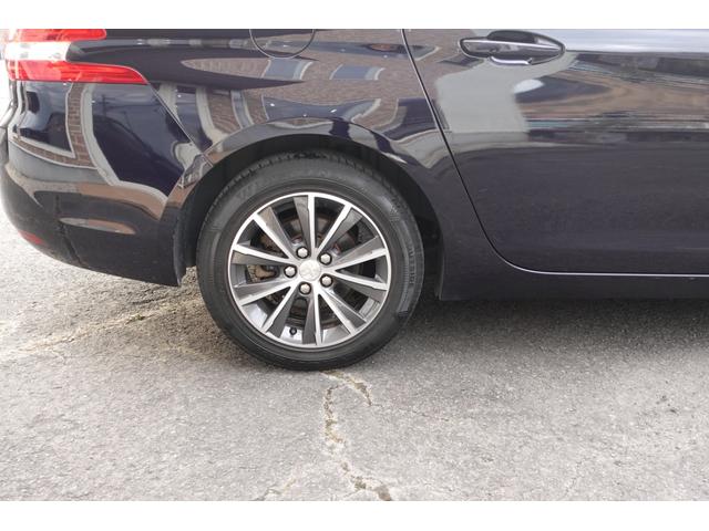 ３０８ ＳＷ　アリュール　ブルーＨＤｉ　ディーゼルターボ／ガラスルーフ／純正ナビ／ＴＶ／純正アルミ（14枚目）