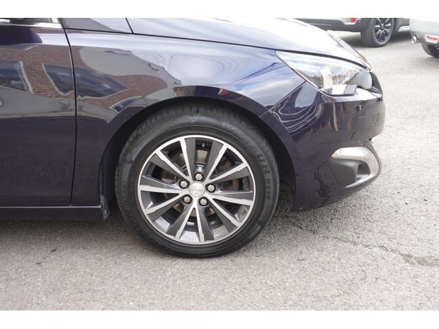 ３０８ ＳＷ　アリュール　ブルーＨＤｉ　ディーゼルターボ／ガラスルーフ／純正ナビ／ＴＶ／純正アルミ（15枚目）