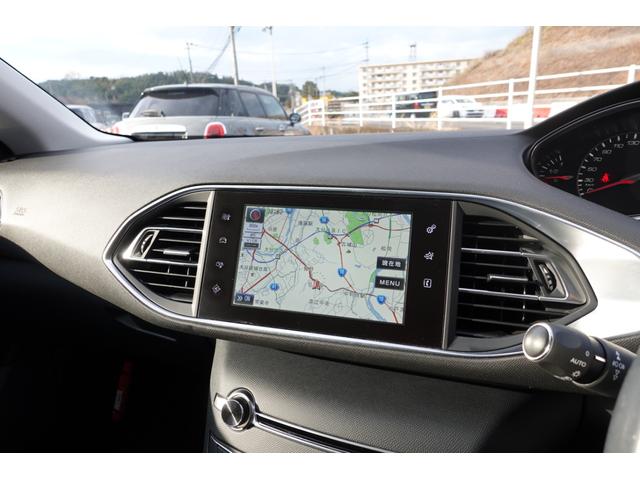 ３０８ ＳＷ　アリュール　ブルーＨＤｉ　ディーゼルターボ／ガラスルーフ／純正ナビ／ＴＶ／純正アルミ（21枚目）