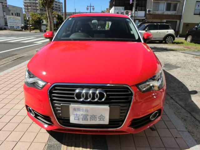 Ａ１ １．４ＴＦＳＩ　ＥＴＣ　ナビ　アルミホイール　オートライト　キーレスエントリー　シートヒーター　ＡＴ　盗難防止システム　ＡＢＳ　ＥＳＣ　ＣＤ　ＵＳＢ　Ｂｌｕｅｔｏｏｔｈ　エアコン　パワーステアリング　パワーウィンドウ（12枚目）