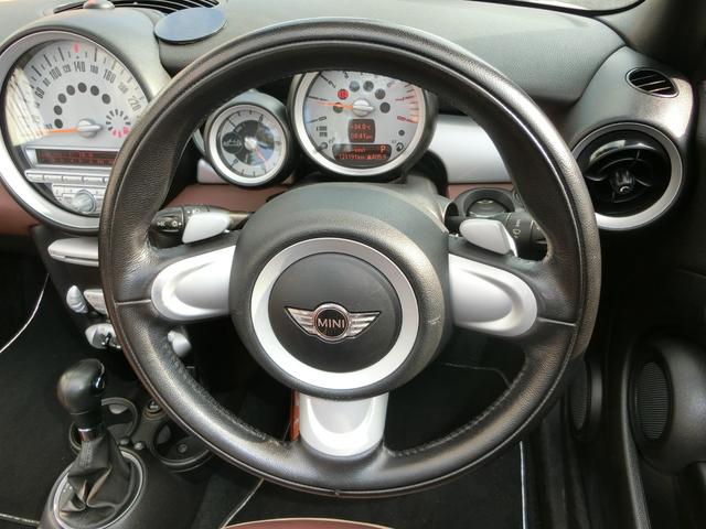 ＭＩＮＩ クーパー　コンバーチブル　オープンカー　ＥＴＣ　ＡＴ　キーレスエントリー　アルミホイール　盗難防止システム　ＡＢＳ　ＣＤ　エアコン　パワーステアリング　パワーウィンドウ（2枚目）