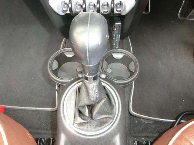 ＭＩＮＩ クーパー　コンバーチブル　オープンカー　ＥＴＣ　ＡＴ　キーレスエントリー　アルミホイール　盗難防止システム　ＡＢＳ　ＣＤ　エアコン　パワーステアリング　パワーウィンドウ（4枚目）