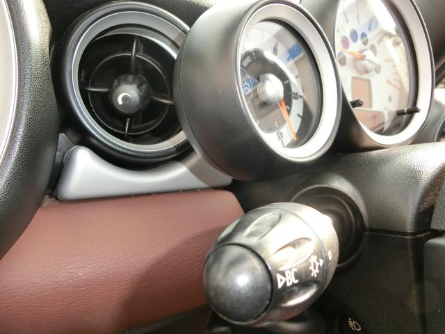 ＭＩＮＩ クーパー　コンバーチブル　オープンカー　ＥＴＣ　ＡＴ　キーレスエントリー　アルミホイール　盗難防止システム　ＡＢＳ　ＣＤ　エアコン　パワーステアリング　パワーウィンドウ（9枚目）