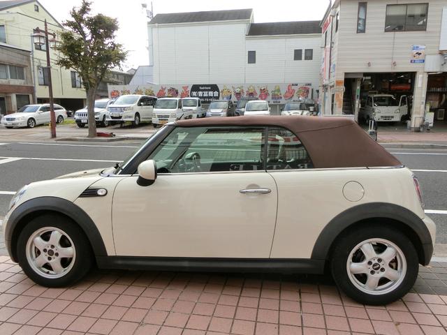 ＭＩＮＩ クーパー　コンバーチブル　オープンカー　ＥＴＣ　ＡＴ　キーレスエントリー　アルミホイール　盗難防止システム　ＡＢＳ　ＣＤ　エアコン　パワーステアリング　パワーウィンドウ（14枚目）