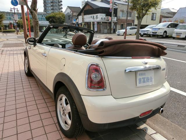 ＭＩＮＩ クーパー　コンバーチブル　オープンカー　ＥＴＣ　ＡＴ　キーレスエントリー　アルミホイール　盗難防止システム　ＡＢＳ　ＣＤ　エアコン　パワーステアリング　パワーウィンドウ（17枚目）