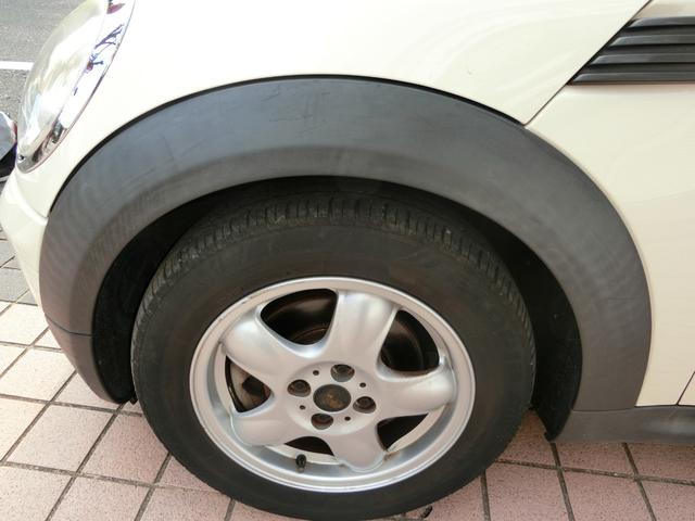 ＭＩＮＩ クーパー　コンバーチブル　オープンカー　ＥＴＣ　ＡＴ　キーレスエントリー　アルミホイール　盗難防止システム　ＡＢＳ　ＣＤ　エアコン　パワーステアリング　パワーウィンドウ（20枚目）