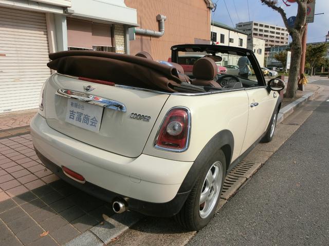 ＭＩＮＩ クーパー　コンバーチブル　オープンカー　ＥＴＣ　ＡＴ　キーレスエントリー　アルミホイール　盗難防止システム　ＡＢＳ　ＣＤ　エアコン　パワーステアリング　パワーウィンドウ（42枚目）