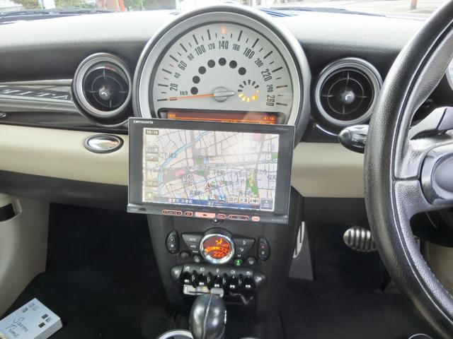 ＭＩＮＩ クーパーＳ　ＥＴＣ　バックカメラ　ナビ　アルミホイール　ＨＩＤ　サンルーフ　キーレスエントリー　ＡＴ　電動リアゲート　ＡＢＳ　ＣＤ　エアコン　パワーステアリング　パワーウィンドウ　運転席エアバッグ（4枚目）