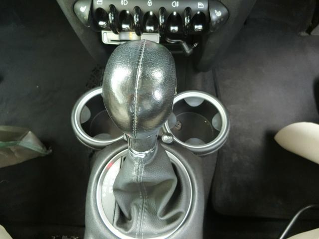 ＭＩＮＩ クーパーＳ　ＥＴＣ　バックカメラ　ナビ　アルミホイール　ＨＩＤ　サンルーフ　キーレスエントリー　ＡＴ　電動リアゲート　ＡＢＳ　ＣＤ　エアコン　パワーステアリング　パワーウィンドウ　運転席エアバッグ（8枚目）