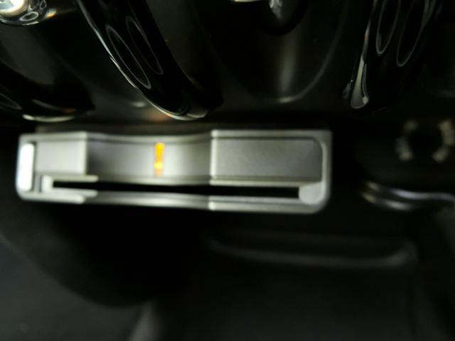 ＭＩＮＩ クーパーＳ　ＥＴＣ　バックカメラ　ナビ　アルミホイール　ＨＩＤ　サンルーフ　キーレスエントリー　ＡＴ　電動リアゲート　ＡＢＳ　ＣＤ　エアコン　パワーステアリング　パワーウィンドウ　運転席エアバッグ（10枚目）