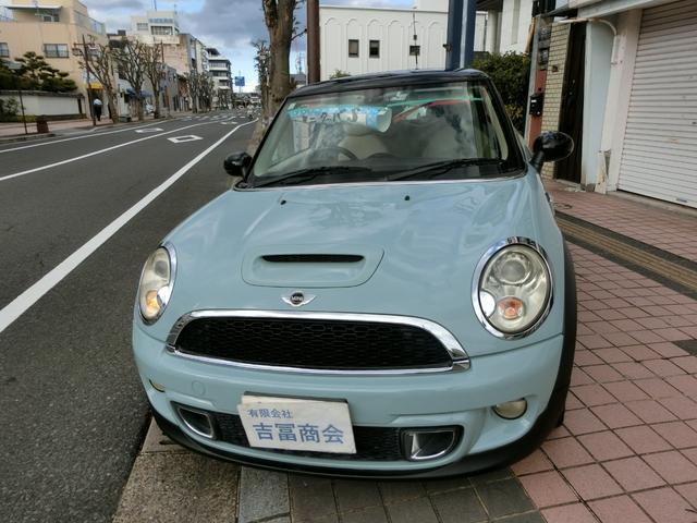 ＭＩＮＩ クーパーＳ　ＥＴＣ　バックカメラ　ナビ　アルミホイール　ＨＩＤ　サンルーフ　キーレスエントリー　ＡＴ　電動リアゲート　ＡＢＳ　ＣＤ　エアコン　パワーステアリング　パワーウィンドウ　運転席エアバッグ（13枚目）