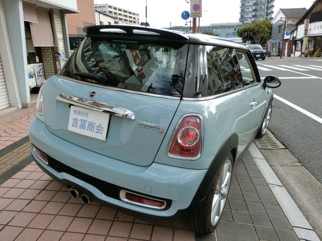 ＭＩＮＩ クーパーＳ　ＥＴＣ　バックカメラ　ナビ　アルミホイール　ＨＩＤ　サンルーフ　キーレスエントリー　ＡＴ　電動リアゲート　ＡＢＳ　ＣＤ　エアコン　パワーステアリング　パワーウィンドウ　運転席エアバッグ（15枚目）