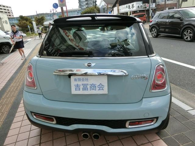ＭＩＮＩ クーパーＳ　ＥＴＣ　バックカメラ　ナビ　アルミホイール　ＨＩＤ　サンルーフ　キーレスエントリー　ＡＴ　電動リアゲート　ＡＢＳ　ＣＤ　エアコン　パワーステアリング　パワーウィンドウ　運転席エアバッグ（16枚目）