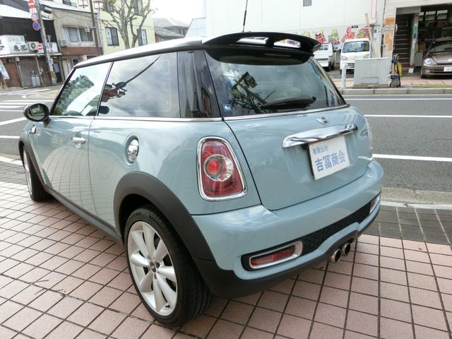 ＭＩＮＩ クーパーＳ　ＥＴＣ　バックカメラ　ナビ　アルミホイール　ＨＩＤ　サンルーフ　キーレスエントリー　ＡＴ　電動リアゲート　ＡＢＳ　ＣＤ　エアコン　パワーステアリング　パワーウィンドウ　運転席エアバッグ（17枚目）