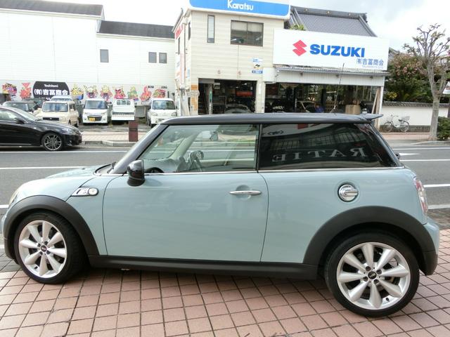 ＭＩＮＩ クーパーＳ　ＥＴＣ　バックカメラ　ナビ　アルミホイール　ＨＩＤ　サンルーフ　キーレスエントリー　ＡＴ　電動リアゲート　ＡＢＳ　ＣＤ　エアコン　パワーステアリング　パワーウィンドウ　運転席エアバッグ（18枚目）