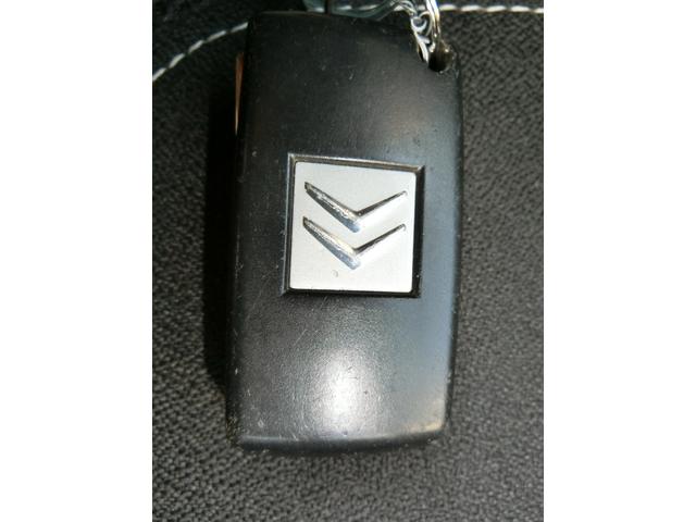 ＤＳ３ 　ＥＴＣ　アルミホイール　キーレスエントリー　ＡＴ　ＥＳＣ　エアコン　パワーステアリング　パワーウィンドウ　運転席エアバッグ　助手席エアバッグ（7枚目）