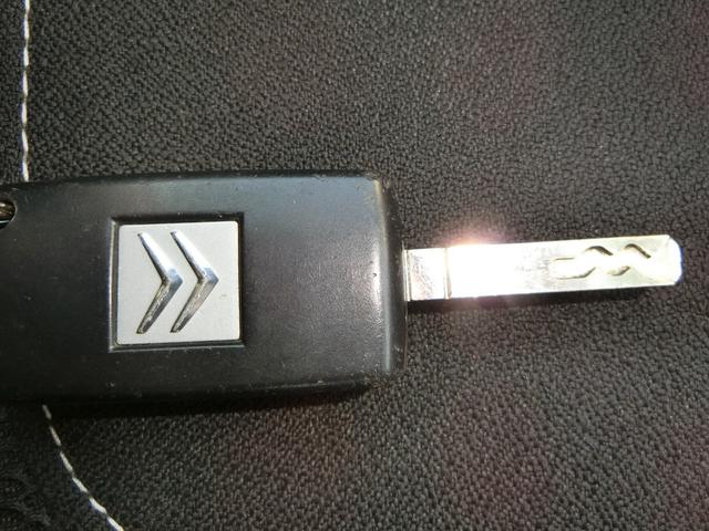 ＤＳ３ 　ＥＴＣ　アルミホイール　キーレスエントリー　ＡＴ　ＥＳＣ　エアコン　パワーステアリング　パワーウィンドウ　運転席エアバッグ　助手席エアバッグ（11枚目）