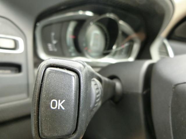 ＸＣ６０ 　ＥＴＣ　バックカメラ　クリアランスソナー　レーンアシスト　衝突被害軽減システム　ナビ　オートライト　アルミホイール　キーレスエントリー　電動格納ミラー　シートヒーター　ＡＴ　盗難防止システム　ＣＤ（24枚目）