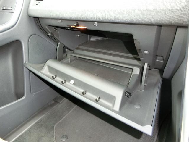 ＸＣ６０ 　ＥＴＣ　バックカメラ　クリアランスソナー　レーンアシスト　衝突被害軽減システム　ナビ　オートライト　アルミホイール　キーレスエントリー　電動格納ミラー　シートヒーター　ＡＴ　盗難防止システム　ＣＤ（38枚目）