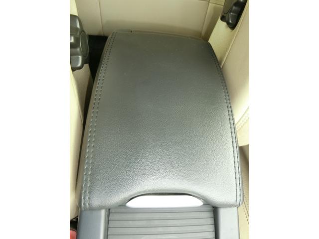 ＸＣ６０ 　ＥＴＣ　バックカメラ　クリアランスソナー　レーンアシスト　衝突被害軽減システム　ナビ　オートライト　アルミホイール　キーレスエントリー　電動格納ミラー　シートヒーター　ＡＴ　盗難防止システム　ＣＤ（42枚目）