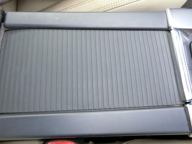 ＸＣ６０ 　ＥＴＣ　バックカメラ　クリアランスソナー　レーンアシスト　衝突被害軽減システム　ナビ　オートライト　アルミホイール　キーレスエントリー　電動格納ミラー　シートヒーター　ＡＴ　盗難防止システム　ＣＤ（44枚目）