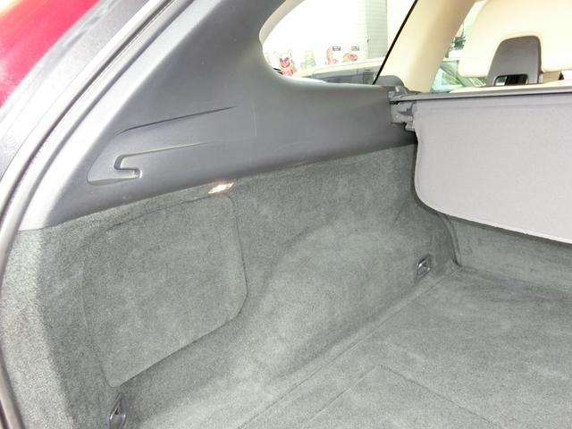 ＸＣ６０ 　ＥＴＣ　バックカメラ　クリアランスソナー　レーンアシスト　衝突被害軽減システム　ナビ　オートライト　アルミホイール　キーレスエントリー　電動格納ミラー　シートヒーター　ＡＴ　盗難防止システム　ＣＤ（45枚目）