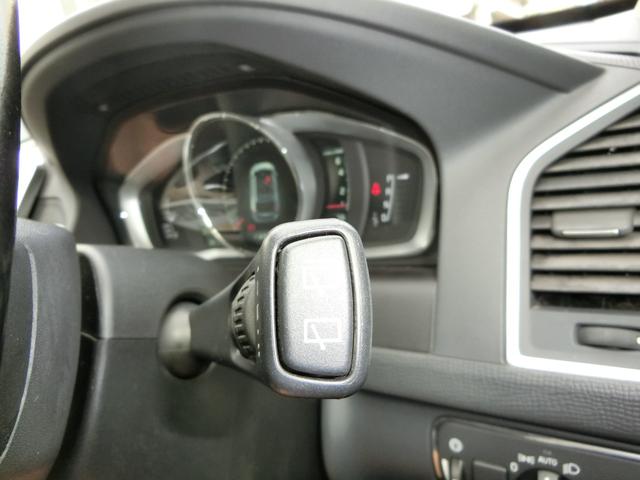 ＸＣ６０ 　ＥＴＣ　バックカメラ　クリアランスソナー　レーンアシスト　衝突被害軽減システム　ナビ　オートライト　アルミホイール　キーレスエントリー　電動格納ミラー　シートヒーター　ＡＴ　盗難防止システム　ＣＤ（51枚目）