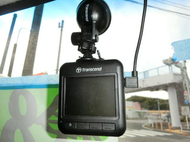 スペーシアカスタムＺ ベースグレード　ドライブレコーダー　ＥＴＣ　バックカメラ　両側スライド・片側電動　ナビ　ＴＶ　ＨＩＤ　スマートキー　アイドリングストップ　電動格納ミラー　シートヒーター　ベンチシート　ＣＶＴ　盗難防止システム　ＡＢＳ（12枚目）