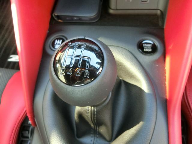 フェアレディZ バージョンST バックカメラ ナビ クリアランスソナー オートクルーズコントロール 衝突被害軽減システム MT ターボ LEDヘッドランプ スマートキー シートヒーター アルミホイール 盗難防止システム(6枚目)