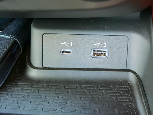 フェアレディZ バージョンST バックカメラ ナビ クリアランスソナー オートクルーズコントロール 衝突被害軽減システム MT ターボ LEDヘッドランプ スマートキー シートヒーター アルミホイール 盗難防止システム(42枚目)