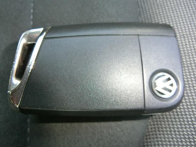 ゴルフ 　バックカメラ　ナビ　オートクルーズコントロール　衝突被害軽減システム　アルミホイール　オートライト　ＬＥＤヘッドランプ　スマートキー　アイドリングストップ　ＡＴ　盗難防止システム　ＡＢＳ　ＥＳＣ　ＣＤ（11枚目）