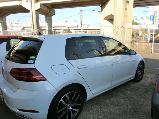 ゴルフ 　バックカメラ　ナビ　オートクルーズコントロール　衝突被害軽減システム　アルミホイール　オートライト　ＬＥＤヘッドランプ　スマートキー　アイドリングストップ　ＡＴ　盗難防止システム　ＡＢＳ　ＥＳＣ　ＣＤ（18枚目）