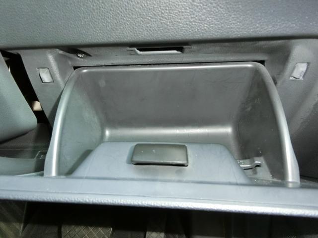 ゴルフ 　バックカメラ　ナビ　オートクルーズコントロール　衝突被害軽減システム　アルミホイール　オートライト　ＬＥＤヘッドランプ　スマートキー　アイドリングストップ　ＡＴ　盗難防止システム　ＡＢＳ　ＥＳＣ　ＣＤ（27枚目）