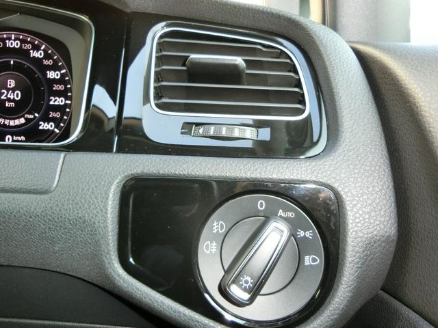 ゴルフ 　バックカメラ　ナビ　オートクルーズコントロール　衝突被害軽減システム　アルミホイール　オートライト　ＬＥＤヘッドランプ　スマートキー　アイドリングストップ　ＡＴ　盗難防止システム　ＡＢＳ　ＥＳＣ　ＣＤ（33枚目）