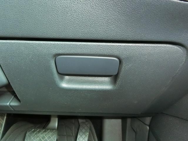 ゴルフ 　バックカメラ　ナビ　オートクルーズコントロール　衝突被害軽減システム　アルミホイール　オートライト　ＬＥＤヘッドランプ　スマートキー　アイドリングストップ　ＡＴ　盗難防止システム　ＡＢＳ　ＥＳＣ　ＣＤ（45枚目）