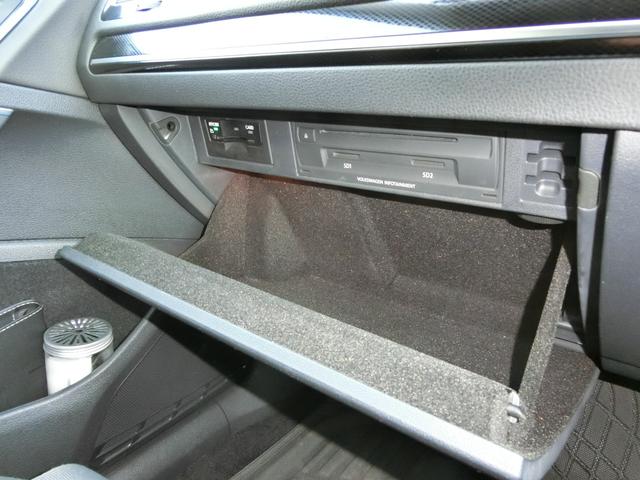 ゴルフ 　バックカメラ　ナビ　オートクルーズコントロール　衝突被害軽減システム　アルミホイール　オートライト　ＬＥＤヘッドランプ　スマートキー　アイドリングストップ　ＡＴ　盗難防止システム　ＡＢＳ　ＥＳＣ　ＣＤ（48枚目）