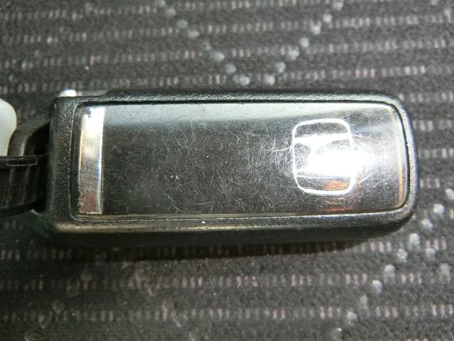 N-ONE プレミアム・Lパッケージ ドライブレコーダー ETC ナビ TV オートライト HID スマートキー アイドリングストップ ベンチシート CVT 盗難防止システム ABS ESC CD DVD再生 アルミホイール(11枚目)