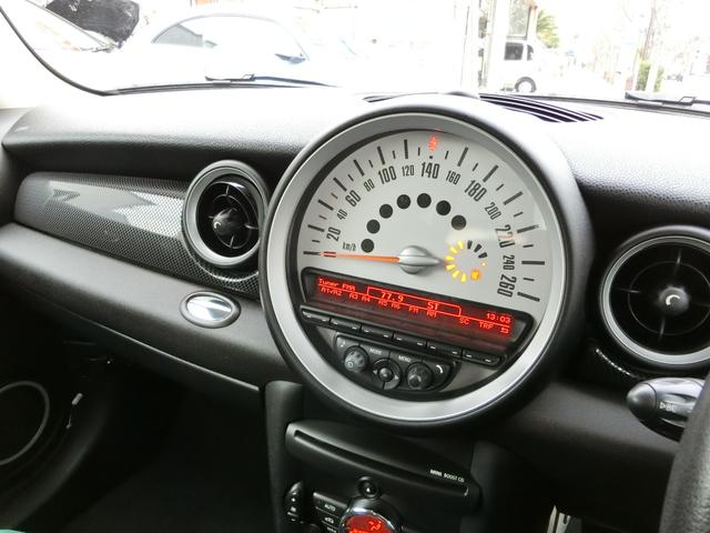 ＭＩＮＩ 　ＥＴＣ　アルミホイール　キーレスエントリー　ＨＩＤ　ＡＴ　ＡＢＳ　エアコン　パワーステアリング　パワーウィンドウ　運転席エアバッグ　助手席エアバッグ（7枚目）