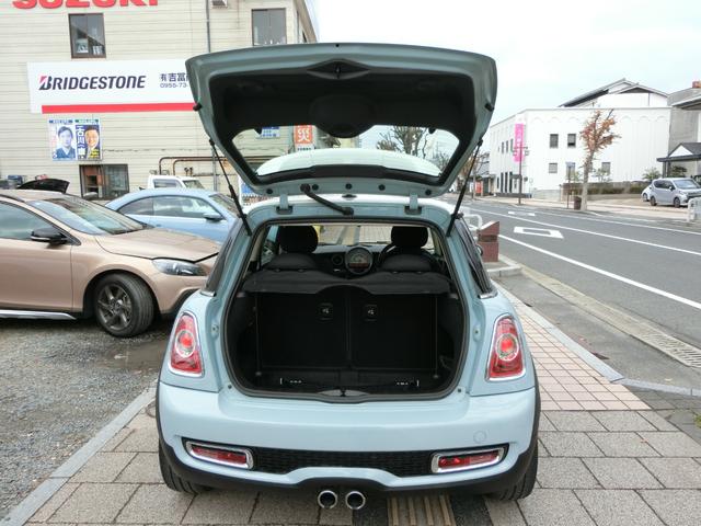 ＭＩＮＩ 　ＥＴＣ　アルミホイール　キーレスエントリー　ＨＩＤ　ＡＴ　ＡＢＳ　エアコン　パワーステアリング　パワーウィンドウ　運転席エアバッグ　助手席エアバッグ（19枚目）