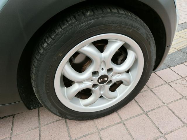 ＭＩＮＩ 　ＥＴＣ　アルミホイール　キーレスエントリー　ＨＩＤ　ＡＴ　ＡＢＳ　エアコン　パワーステアリング　パワーウィンドウ　運転席エアバッグ　助手席エアバッグ（20枚目）
