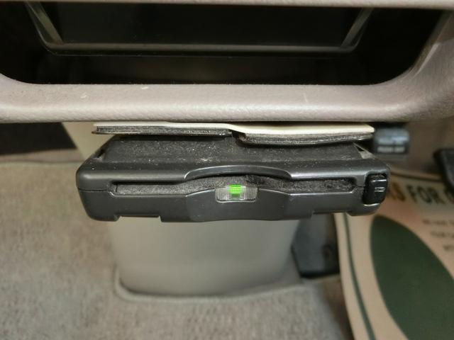 エブリイワゴン ＰＺターボスペシャル　４ＷＤ　ＥＴＣ　バックカメラ　両側電動スライドドア　ＨＩＤ　キーレスエントリー　電動格納ミラー　シートヒーター　ＡＴ　盗難防止システム　ＡＢＳ　アルミホイール　衝突安全ボディ　エアコン（6枚目）