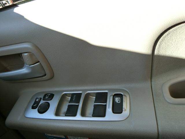 エブリイワゴン ＰＺターボスペシャル　４ＷＤ　ＥＴＣ　バックカメラ　両側電動スライドドア　ＨＩＤ　キーレスエントリー　電動格納ミラー　シートヒーター　ＡＴ　盗難防止システム　ＡＢＳ　アルミホイール　衝突安全ボディ　エアコン（11枚目）