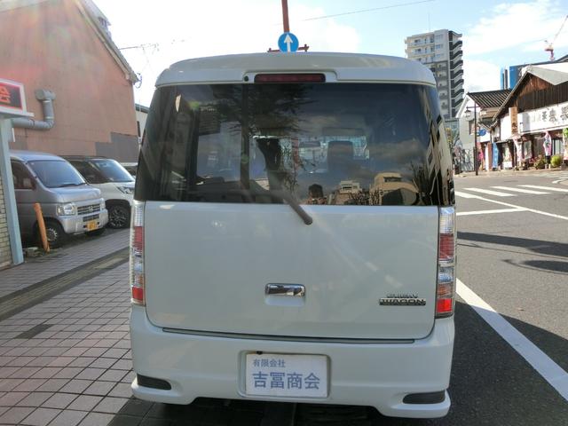 エブリイワゴン ＰＺターボスペシャル　４ＷＤ　ＥＴＣ　バックカメラ　両側電動スライドドア　ＨＩＤ　キーレスエントリー　電動格納ミラー　シートヒーター　ＡＴ　盗難防止システム　ＡＢＳ　アルミホイール　衝突安全ボディ　エアコン（16枚目）
