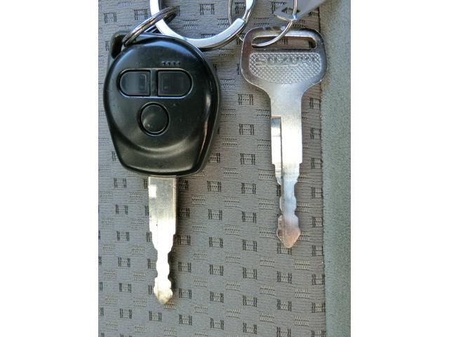 エブリイワゴン ＰＺターボスペシャル　４ＷＤ　ＥＴＣ　バックカメラ　両側電動スライドドア　ＨＩＤ　キーレスエントリー　電動格納ミラー　シートヒーター　ＡＴ　盗難防止システム　ＡＢＳ　アルミホイール　衝突安全ボディ　エアコン（24枚目）