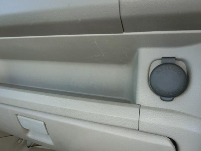 エブリイワゴン ＰＺターボスペシャル　４ＷＤ　ＥＴＣ　バックカメラ　両側電動スライドドア　ＨＩＤ　キーレスエントリー　電動格納ミラー　シートヒーター　ＡＴ　盗難防止システム　ＡＢＳ　アルミホイール　衝突安全ボディ　エアコン（30枚目）